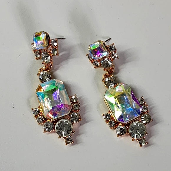 Elegant Gold with AB Emerald Cut Crystal Stones New - Picture 1 of 7